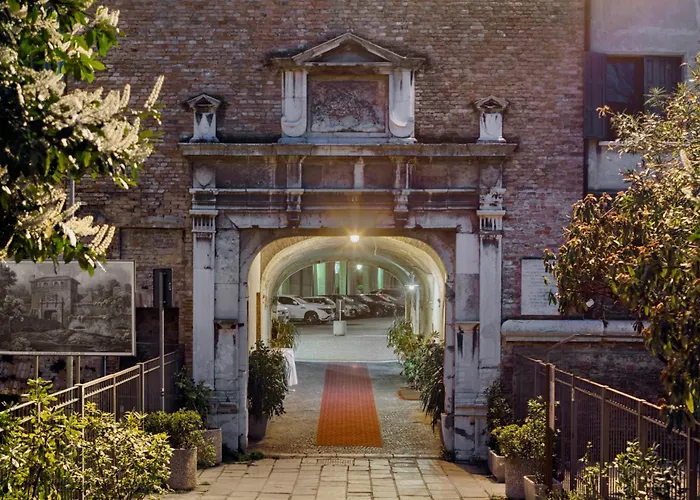 Hotel Carlton