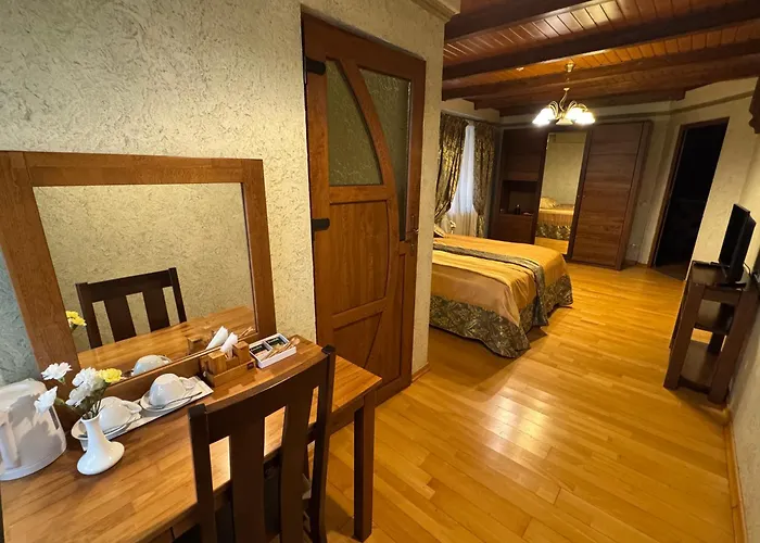 Charda Hotel
