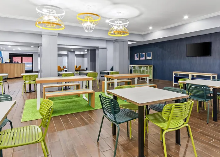 Spark By Hilton Cincinnati Fairfield