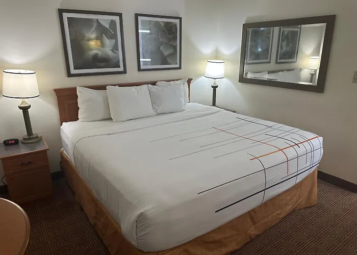 La Quinta Inn & Suites By Wyndham Sawgrass