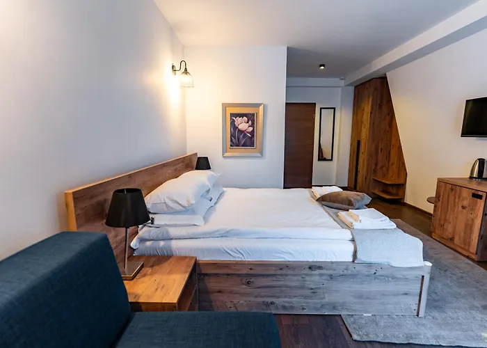 Maar Hotel Brezovice