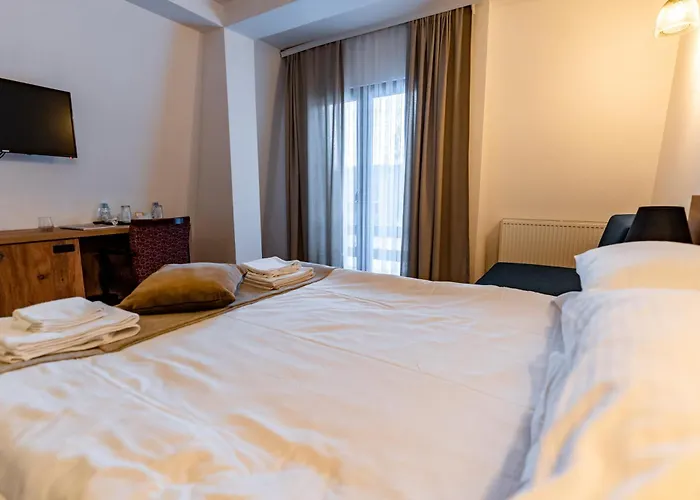 Maar Hotel Brezovice