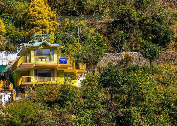 Liveaway Mussoorie, Kempty By Pack