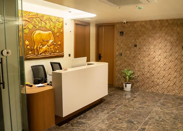 Aaa Urban Stay-Madhapur