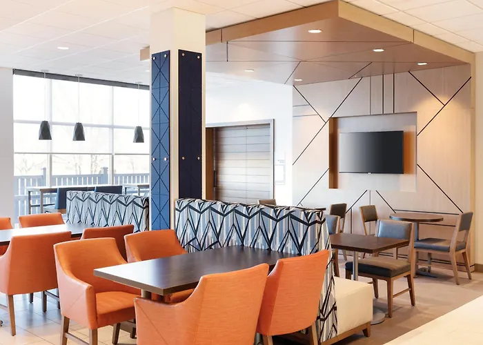 Holiday Inn Express & Suites Plainwell By Ihg