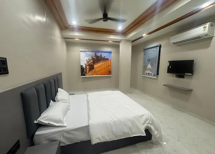 Om Hotel