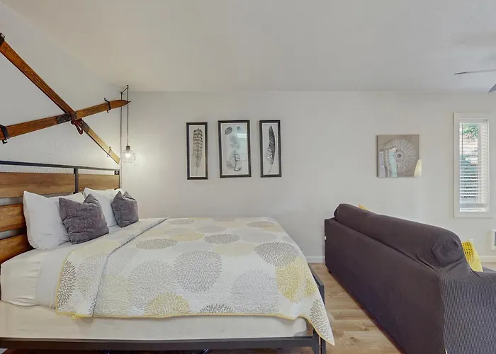 Cozy Kings Run Condo