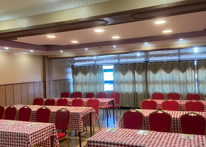 Sirgoi Travellers Hotel