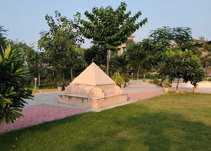 Iskcon Govardhan Retreat Center