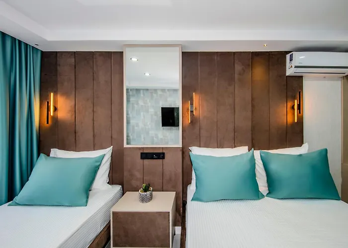 Cosinues Airport Hotel