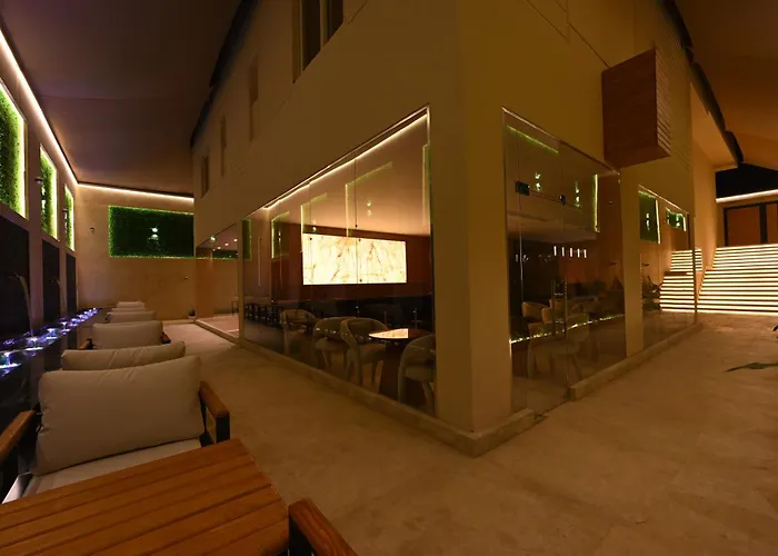 Solana Sky Pool Boutique Hotel - Golf View