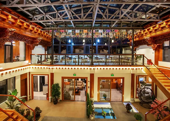 Namzhuo Tibetan-Style Courtyard Manor