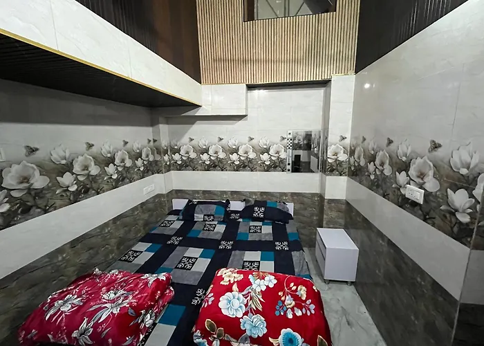 Guru Nanak Devji Yatri Niwas Just 2 Minutes Walk To Golden Temple