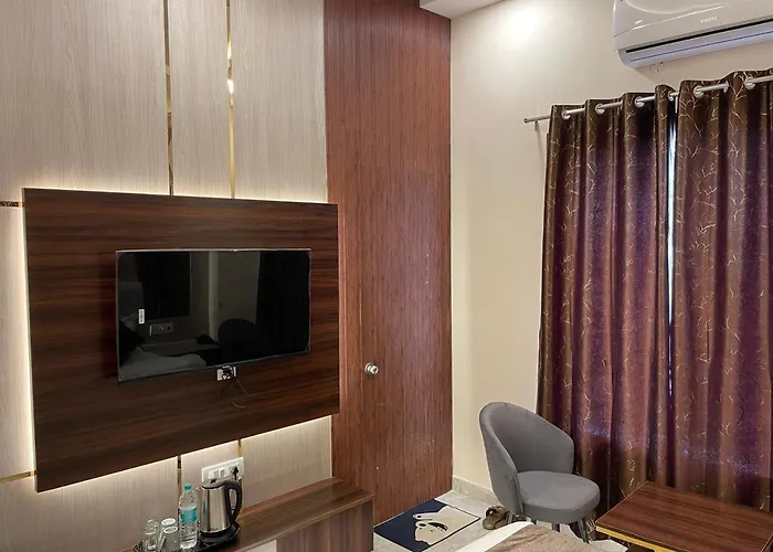 Hotel Highway Retreat