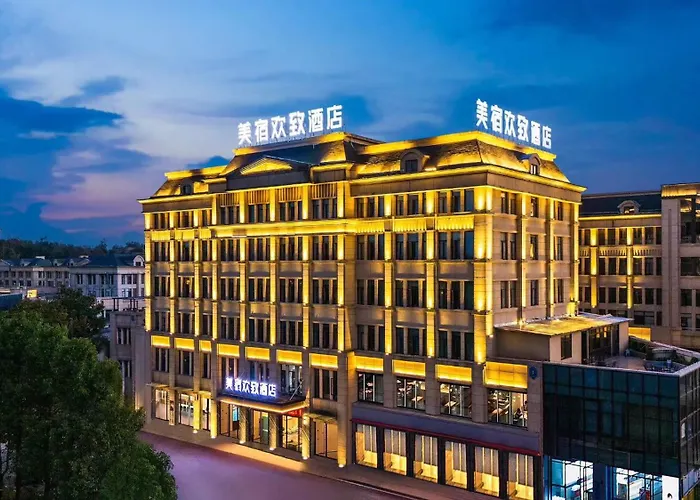 Meisu Huanzhi Yueyang East Railway Station Hotel