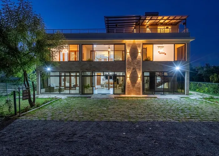 Osotua Villa 18 Home Hotel Nanyuki 7 Bedrooms 14 Guests