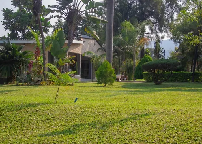Pagotwe Lodge 4 Bedroomed Self Catering