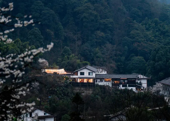 Emeishan Xiaoshanqing Luxury Resort