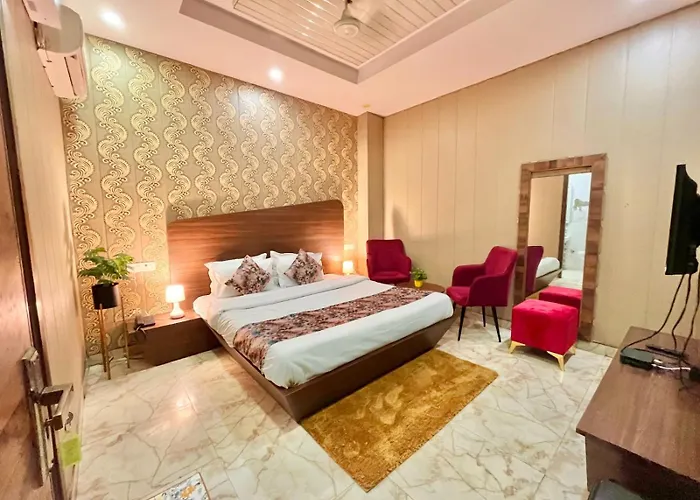 Hotel Pearl Grand-Couple Friendly