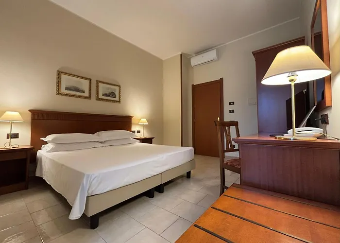 Naples Park Hotel