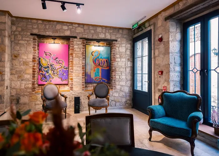 Atrium Suites Tas Konak