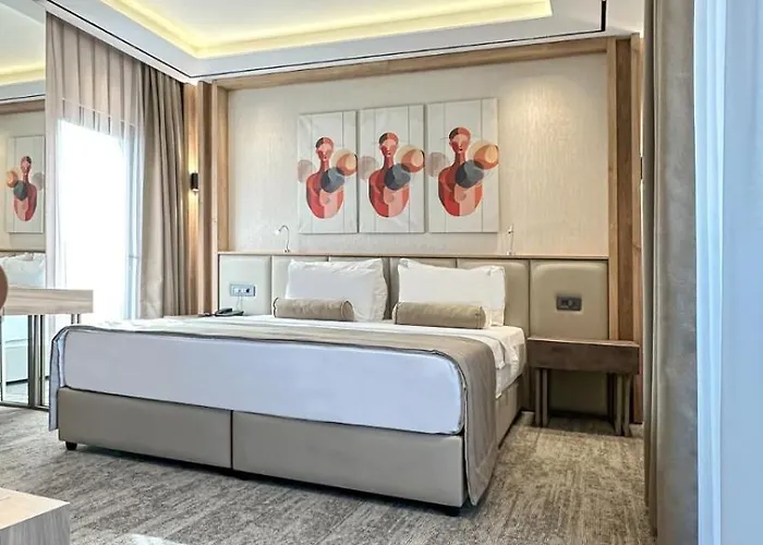 Solia Hotel