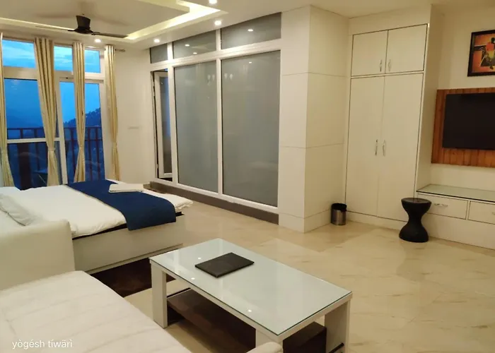 Hotel Haya Palace View King And Restaurant - Parking - Gym Facility With Mountain View Room In Bhimtal