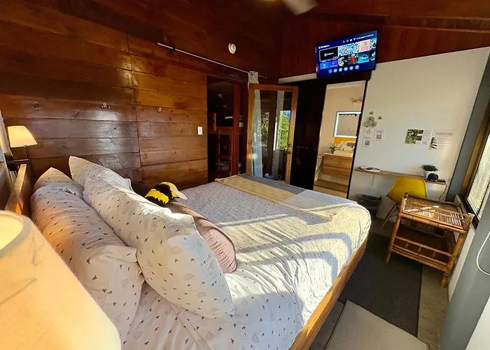 Hotel Honey Bee