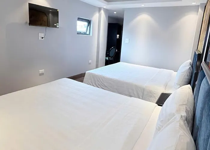Aurora Hotel & Apartment