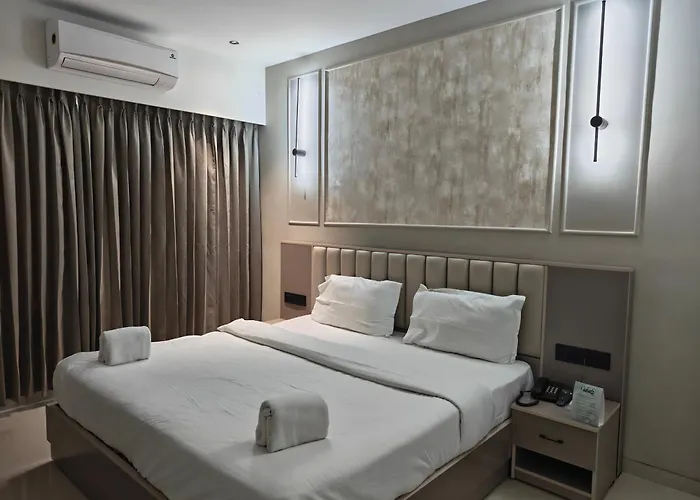 Hotel Gokul Inn & Banquet