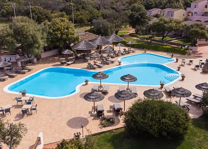 Hotel With Swimming Pool Near Baja Sardinia