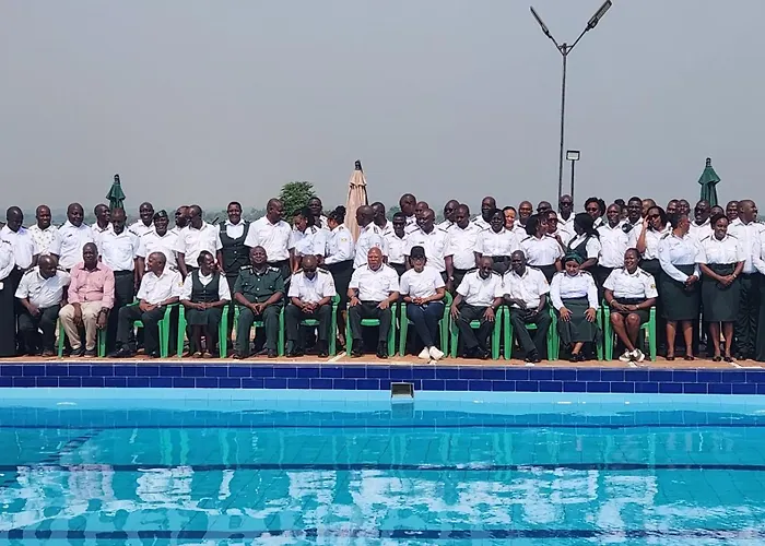 Natural Bamboo Lodge On River Nile Banks In Murchison Falls