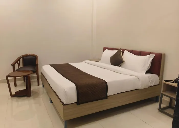 Cosmos Shri Vrinda Inn, Near Prem Mandir & Iskcon Temple