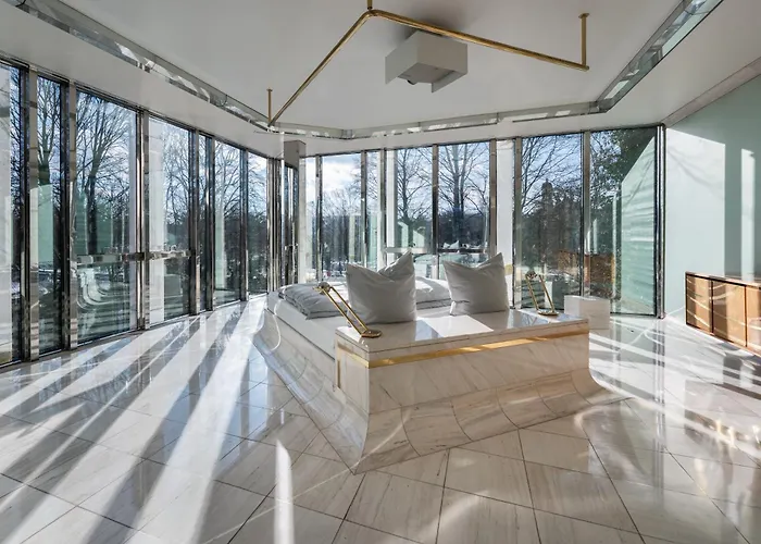 "Villa Von Blofeld"