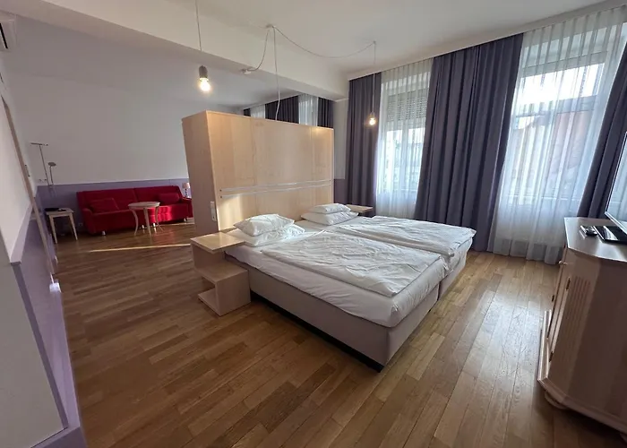 Hotel Caroline
