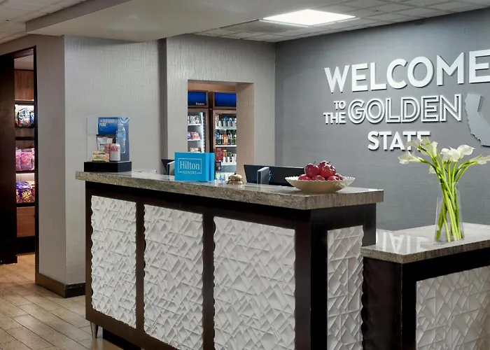 Hampton Inn&Suites Palm Desert