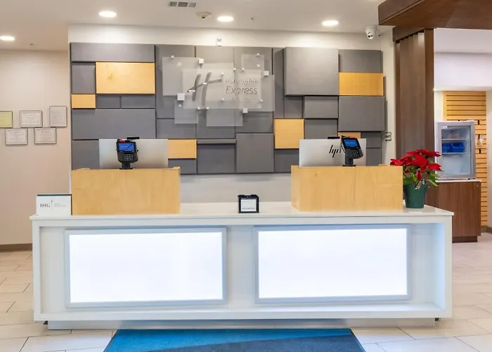 Holiday Inn Express & Suites Macon - I-475 By Ihg