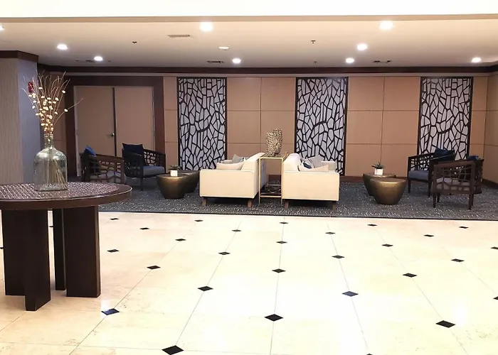 Radisson Suite Hotel Oceanfront