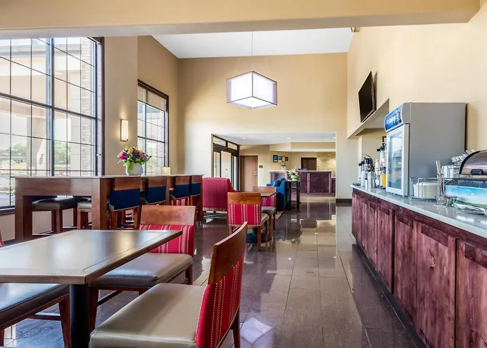 Comfort Inn & Suites Mccomb