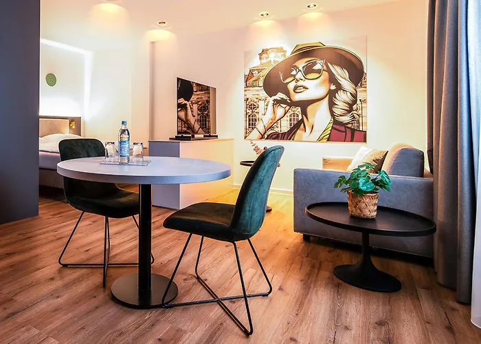 Hotel Am Triller - Hotel & Serviced Apartments - Pool & Relax Lounge