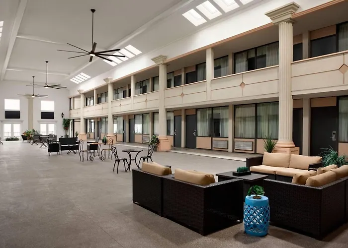 Super 8 By Wyndham Meadowlands