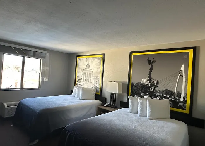 Super 8 By Wyndham Fort Scott