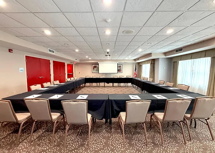 Holiday Inn Express & Suites - Olathe North By Ihg