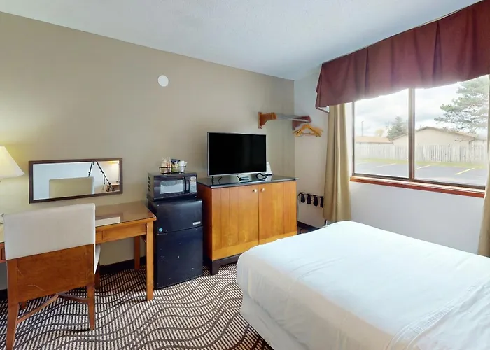 Oscoda Lakeside Hotel