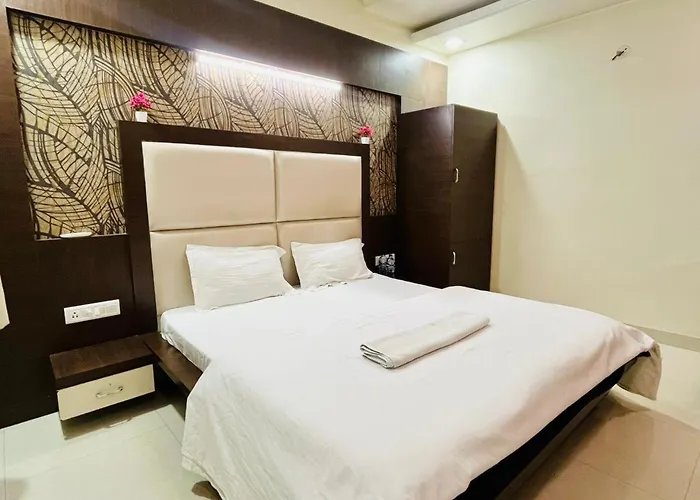 Lijoy Hotel & Restra