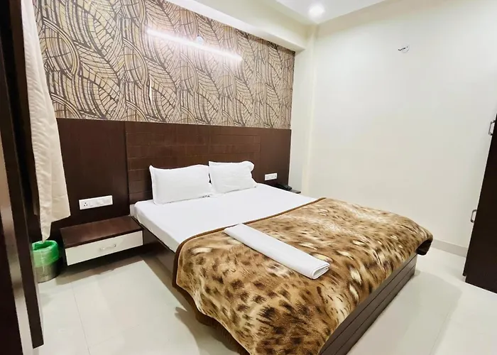 Lijoy Hotel & Restra