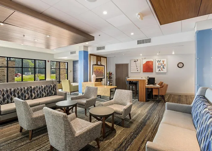Holiday Inn Express & Suites White Hall By Ihg