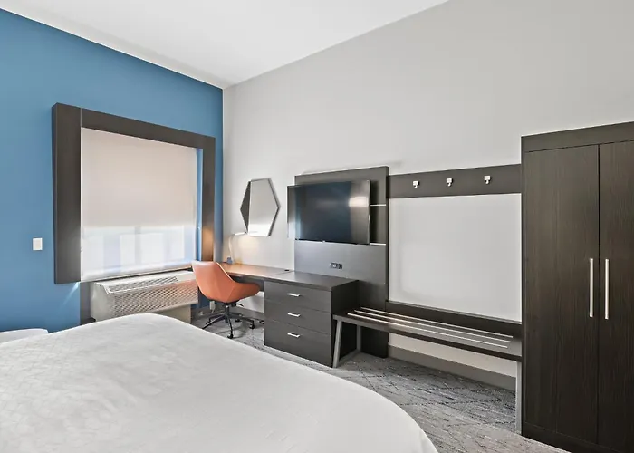 Holiday Inn Express & Suites White Hall By Ihg