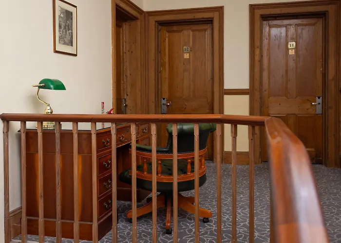 New Holmwood Hotel