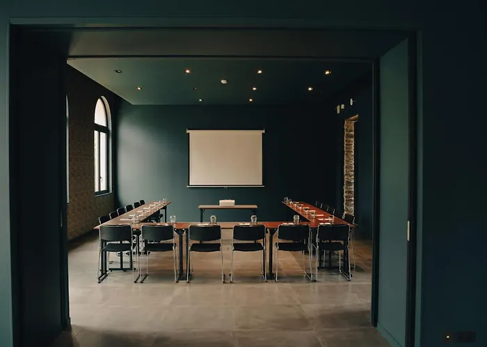 Hotel Le Corbusson Laval Ouest